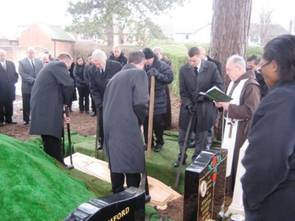 Br John Forest Holden 8-295×221